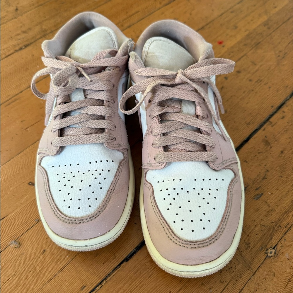 Nike Kids Sneakers in Light Pink and White